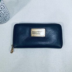 MARC by Marc Jacobs Classic Slim Continental Leather Wallet (Black)